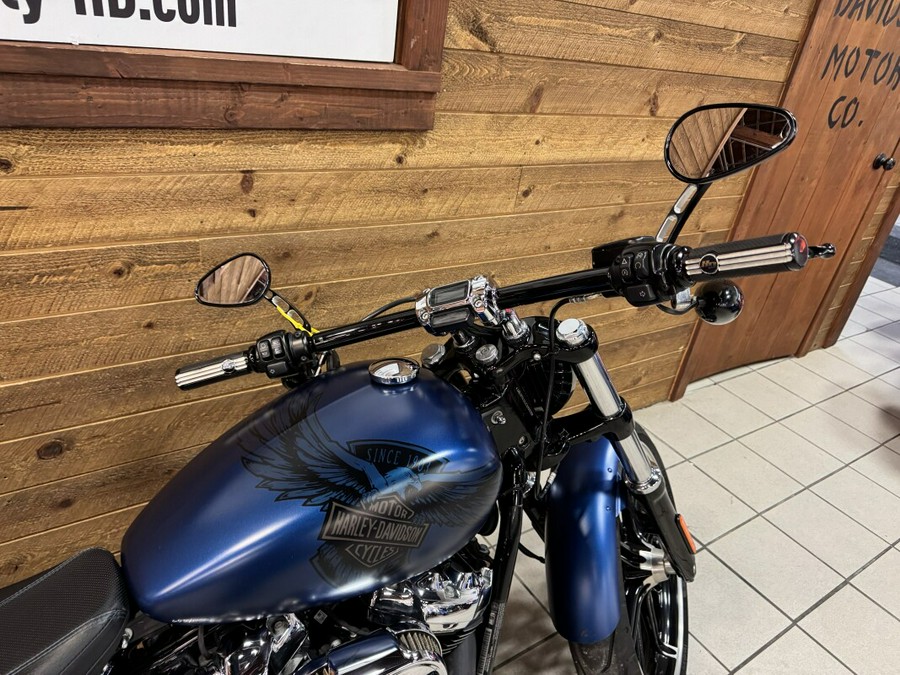 2018 Harley-Davidson® Breakout® 114 Legend Blue Denim FXBRS