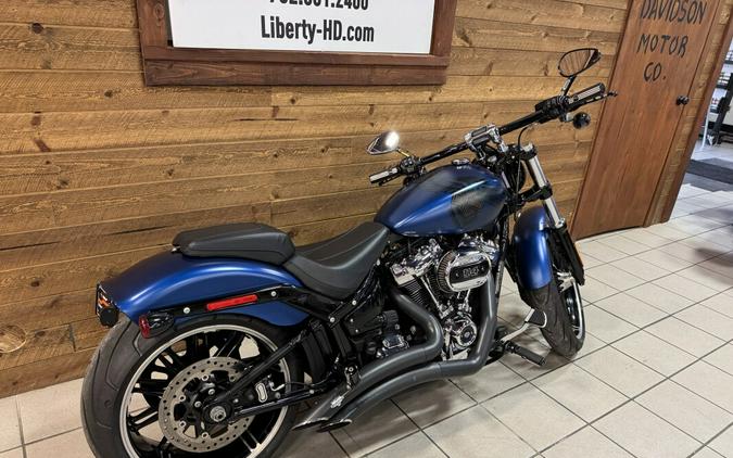 2018 Harley-Davidson® Breakout® 114 Legend Blue Denim FXBRS