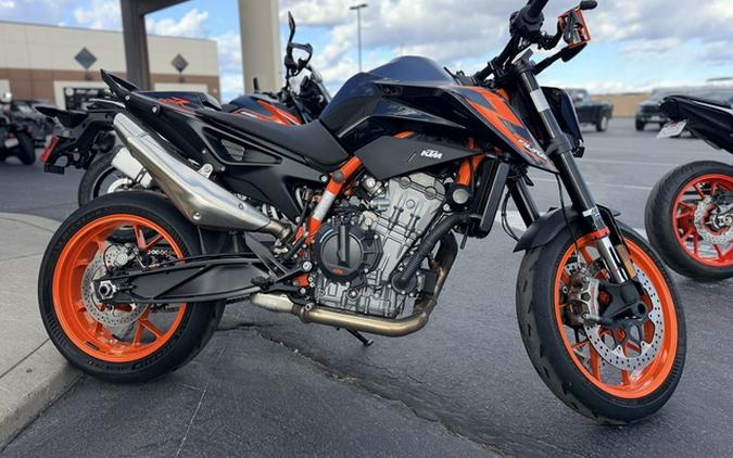 2023 KTM Duke 890 R