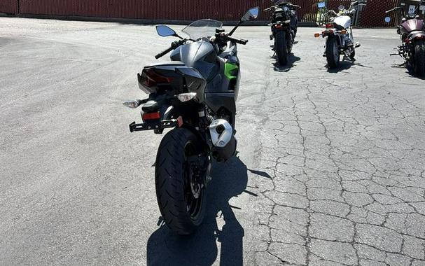 2023 Kawasaki Ninja® 400 ABS Matrix Camo Gray/Metallic Matte Carbon Gray