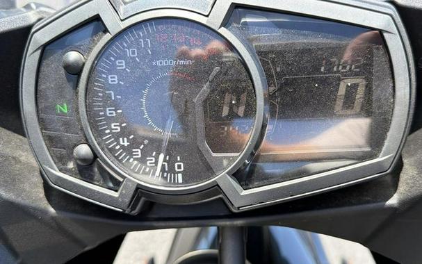 2023 Kawasaki Ninja® 400 ABS Matrix Camo Gray/Metallic Matte Carbon Gray
