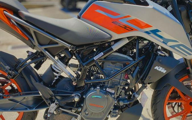 2023 KTM 200 Duke