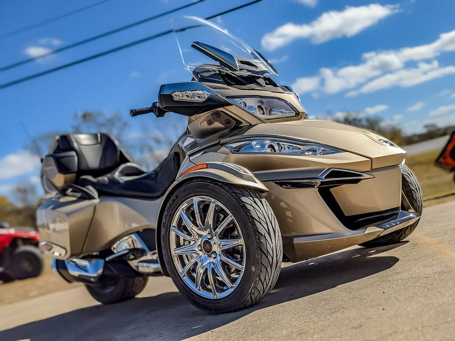 2017 Can-Am® Spyder® RT Limited 6-Speed Semi-Automatic (SE6)