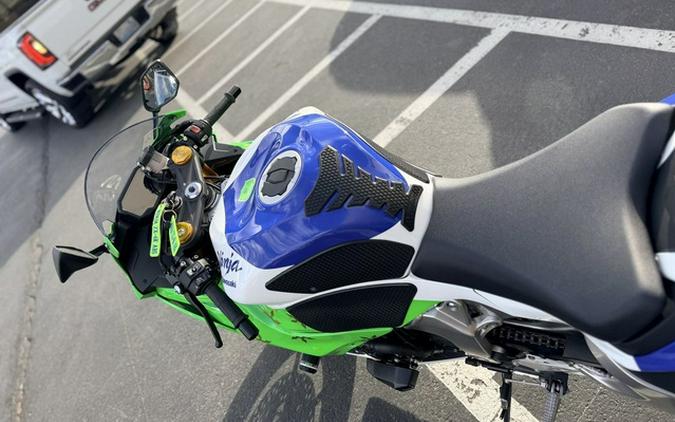 2024 Kawasaki Ninja ZX-6R ABS Pearl Robotic White/Metallic Gra