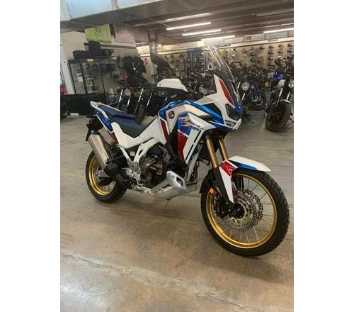 2020 Honda Africa Twin Adventure Sports ES DCT Review (18 Fast Facts)