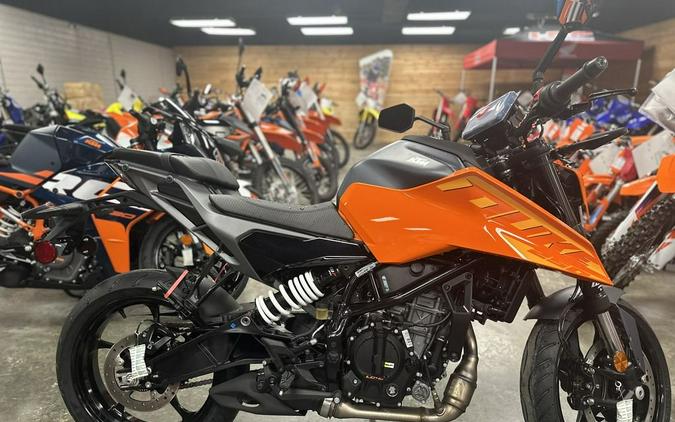 2024 KTM 250 Duke First Look [13 All-New Fast Facts]