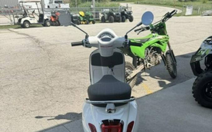 2025 Vespa Primavera 50