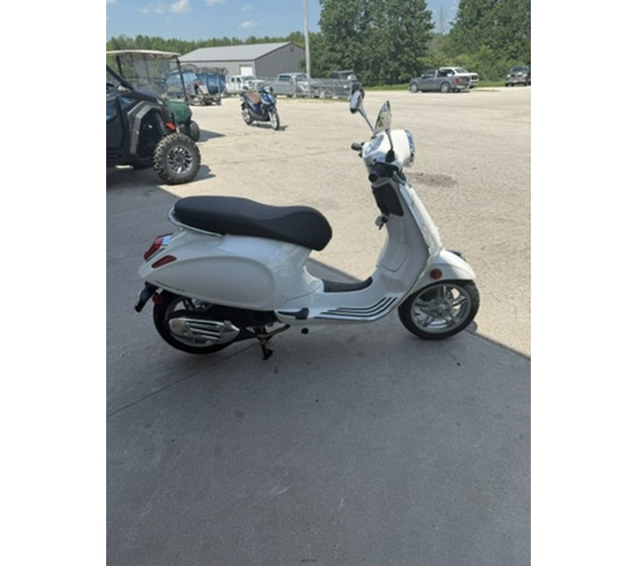 2025 Vespa Primavera 50