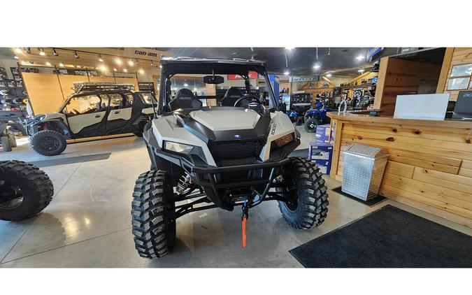 2024 Polaris Industries GENERAL XP 1000 PREMIUM - M SILVER QUARTZ Premium