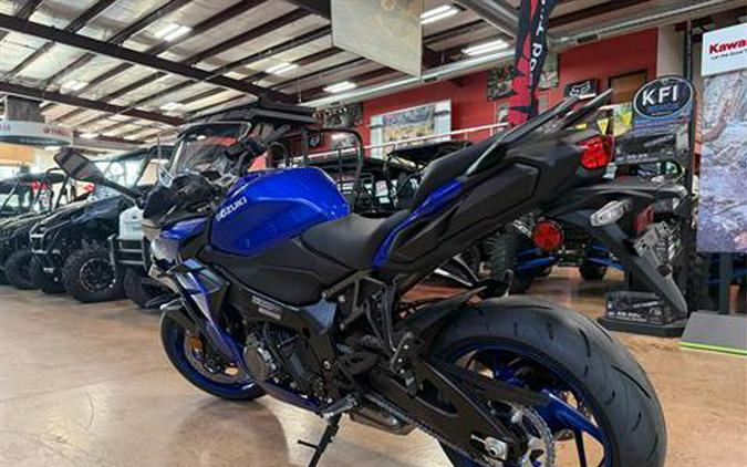 2025 Suzuki GSX-S1000GT+