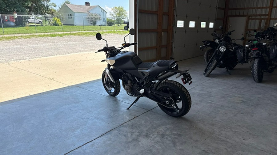 2025 Husqvarna Motorcycles SVARTPILEN 801