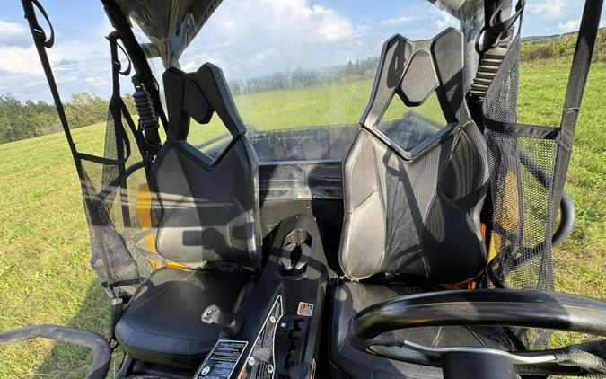 2017 Can-Am® Commander™ XT™ 1000 Yellow