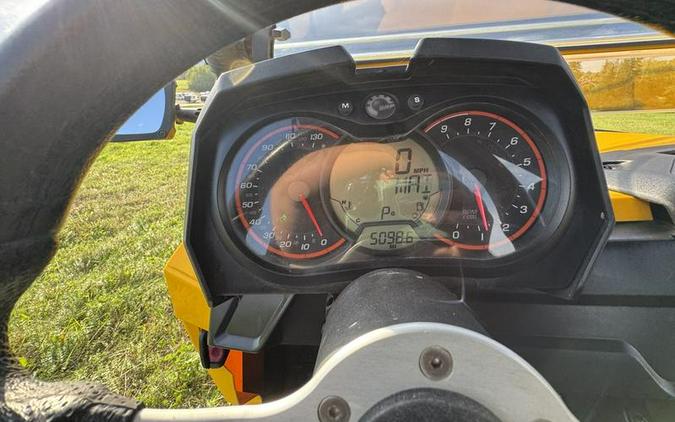 2017 Can-Am® Commander™ XT™ 1000 Yellow