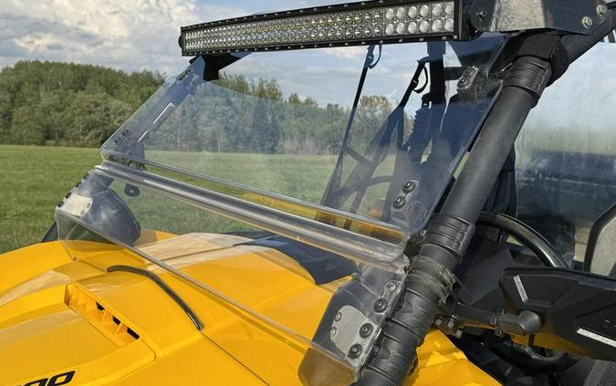 2017 Can-Am® Commander™ XT™ 1000 Yellow