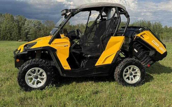 2017 Can-Am® Commander™ XT™ 1000 Yellow