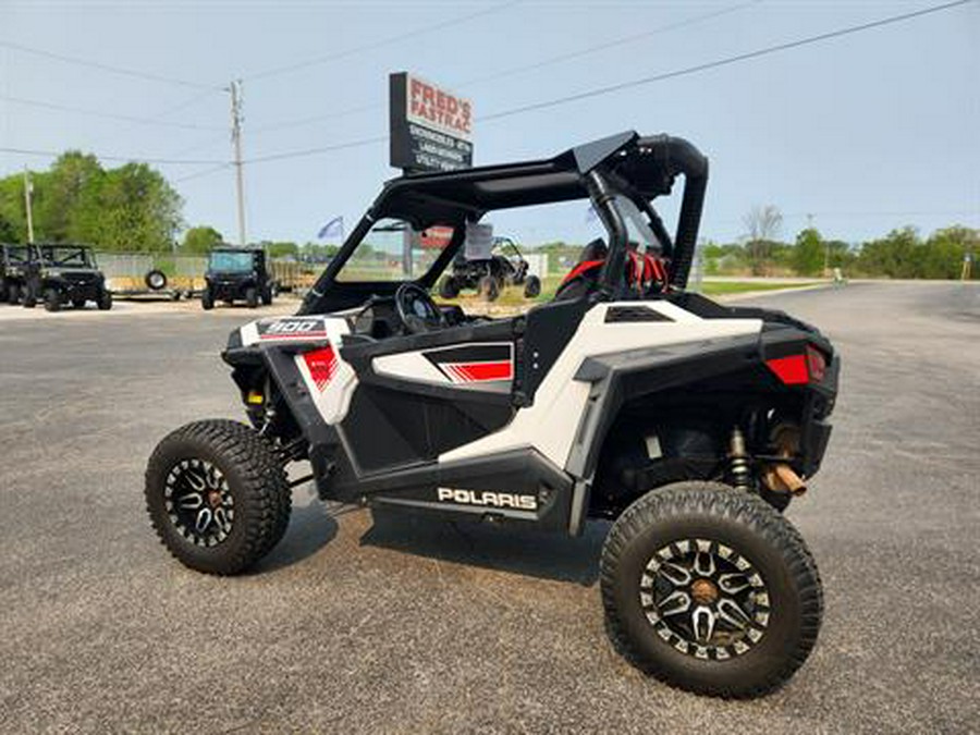 2016 Polaris RZR S 900