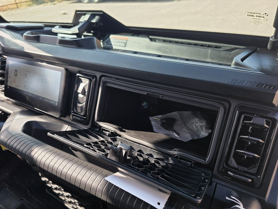 2026 Can-Am Defender Limited HD11