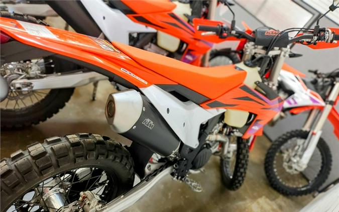 2024 KTM 500 EXC-F Six Days First Look [Fast Facts]