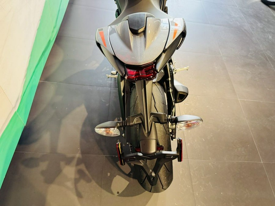 2024 Triumph Street Triple 765 RS Silver Ice