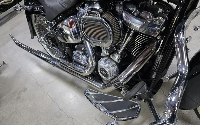 2020 Harley-Davidson Softail FLDE - Deluxe