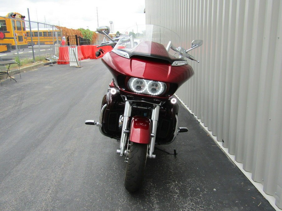 2015 Harley-Davidson® FLTRUSE - CVO™ Road Glide® Ultra