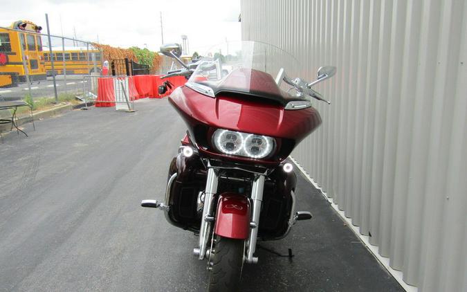 2015 Harley-Davidson® FLTRUSE - CVO™ Road Glide® Ultra