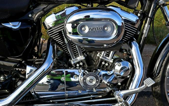 2005 Harley-Davidson® XL1200C - Sportster® 1200 Custom