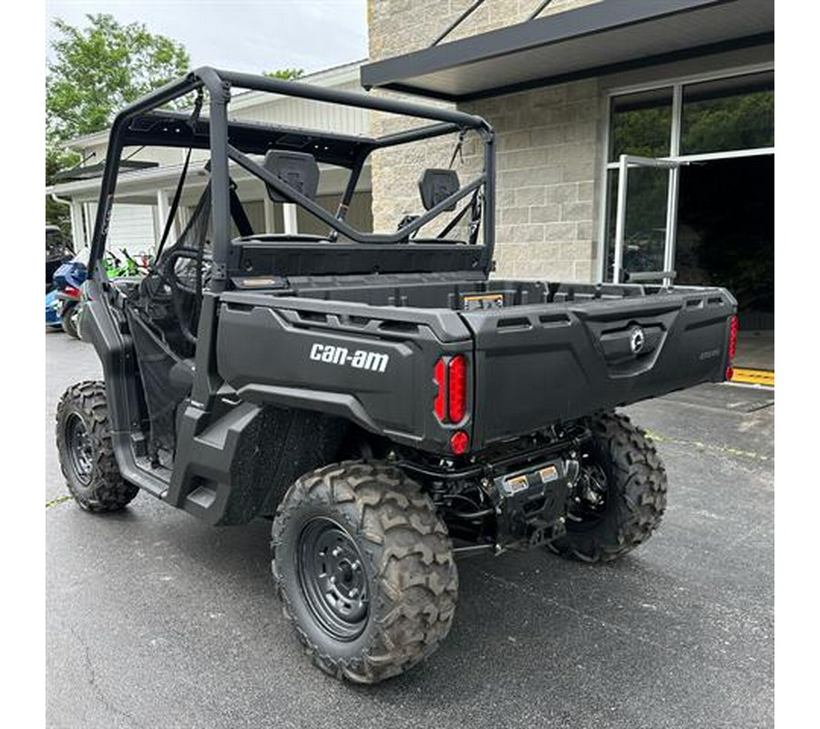 2024 Can-Am Defender DPS HD7