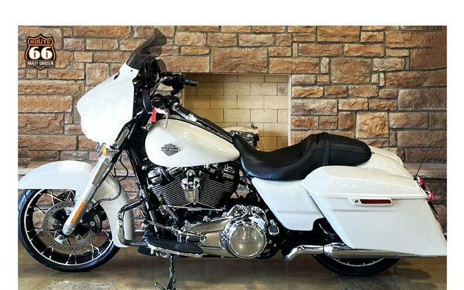 2022 Harley-Davidson Street Glide Special White Sand Pearl