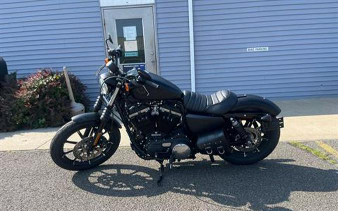 2022 Harley-Davidson Iron 883 Review [Air-Cooled Sportster]