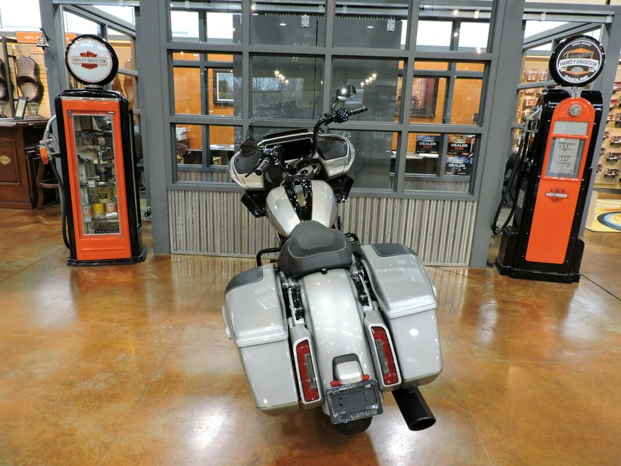 2023 CVO ROAD GLIDE Dark Platinum w/Pinstripe FLTRXSE