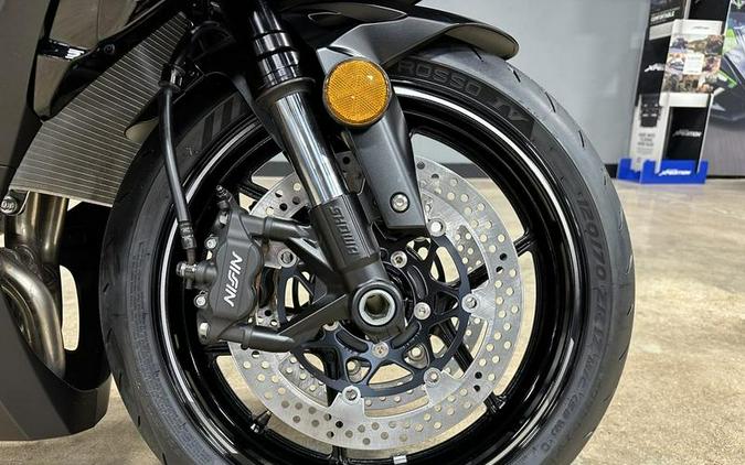 2024 Kawasaki Ninja® ZX™-6R ABS Metallic Flat Spark Black/Ebony