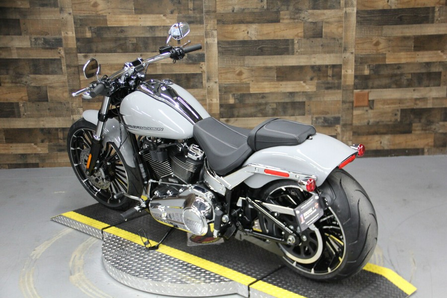 2024 Harley-Davidson Breakout 117 Billiard Gray