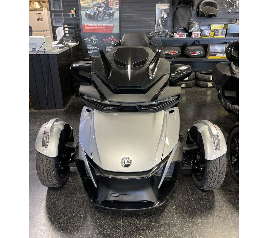 2024 Can-Am® Spyder RT Limited Dark Wheels