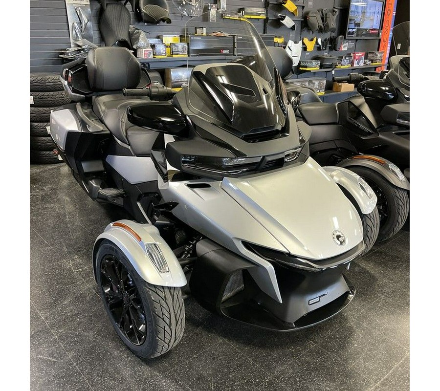 2024 Can-Am® Spyder RT Limited Dark Wheels