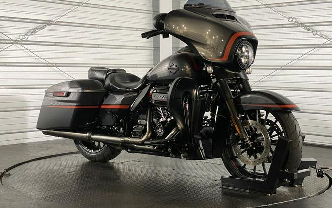 2018 Harley-Davidson® FLHXSE - CVO™ Street Glide®