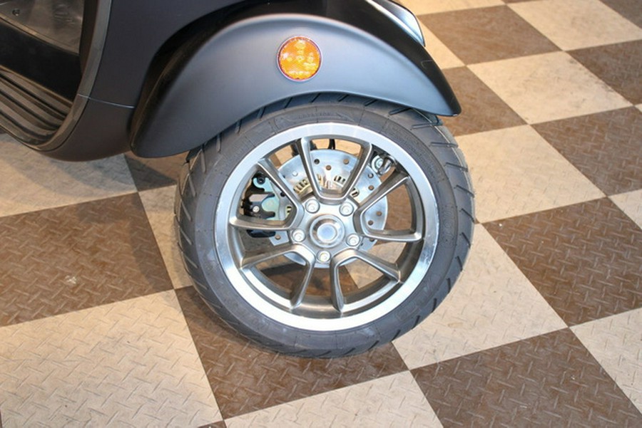 2023 Vespa Primavera 150 S