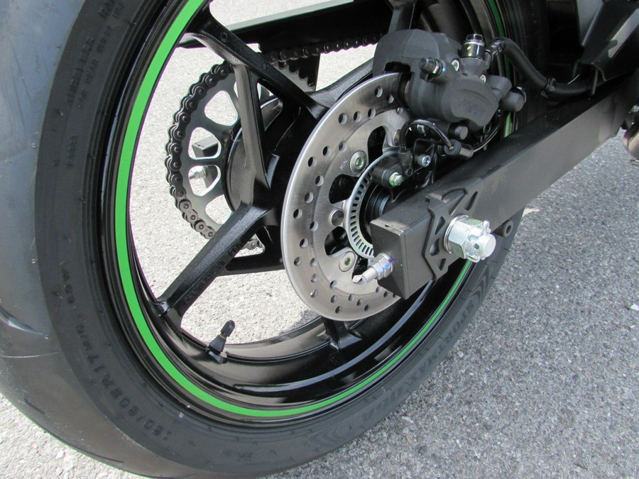 2024 Kawasaki Z7 Hybrid ABS