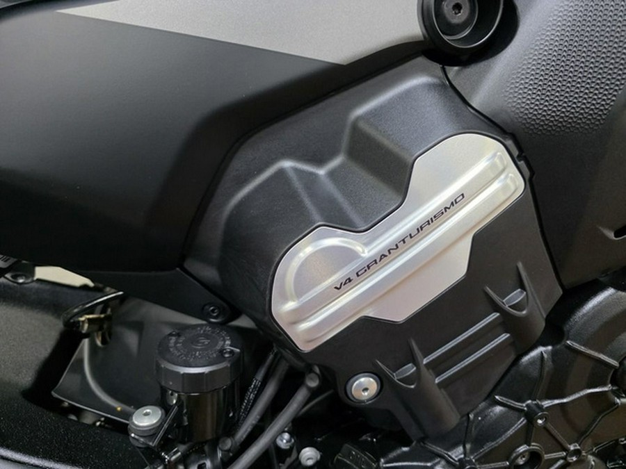 2026 Ducati Diavel V4 Black Roadster