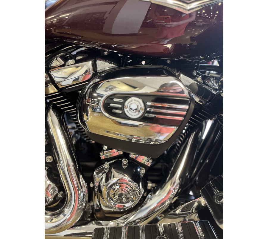 2018 Harley-Davidson Road King E01 TWISTED CHERRY