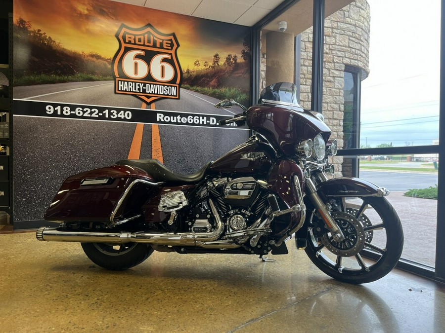 2018 Harley-Davidson Road King E01 TWISTED CHERRY