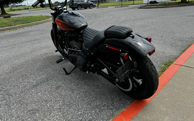 2023 Harley-Davidson Street Bob 114 Black