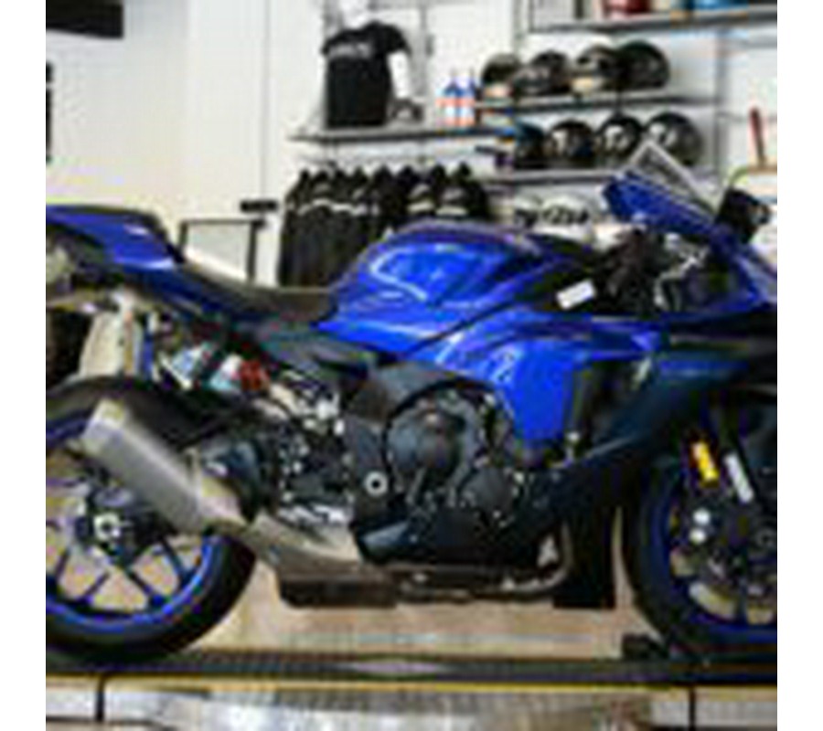 2023 Yamaha R1