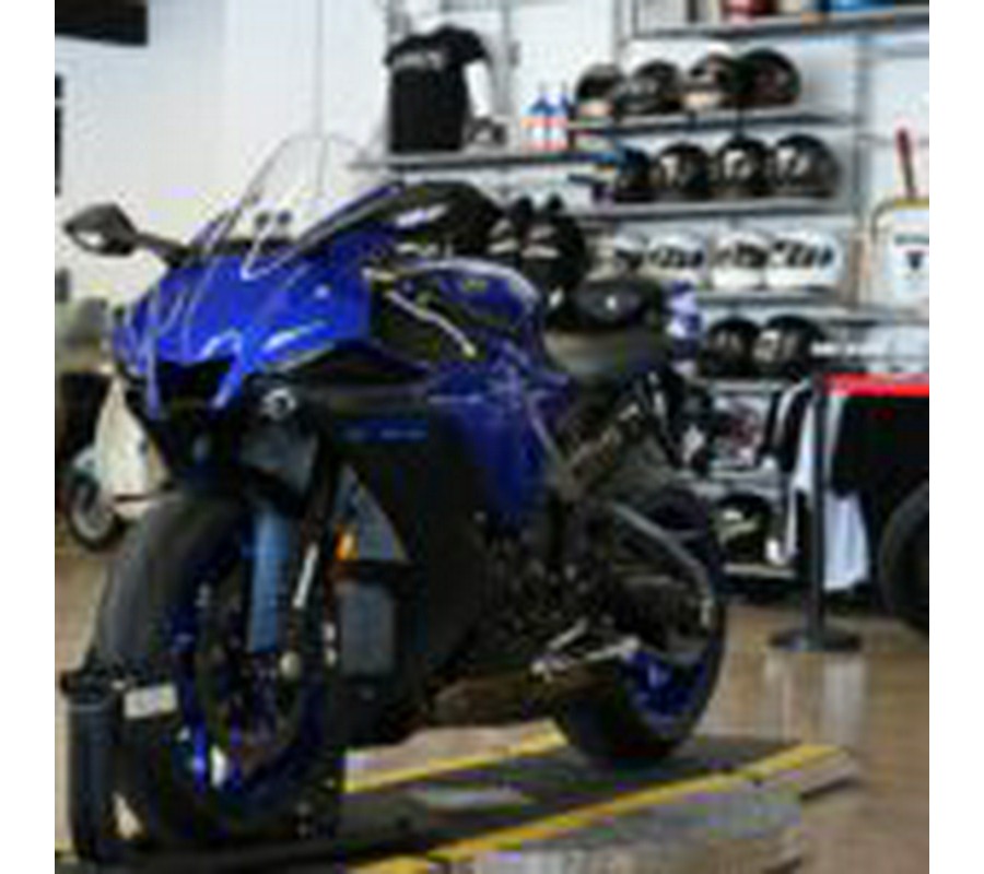 2023 Yamaha R1