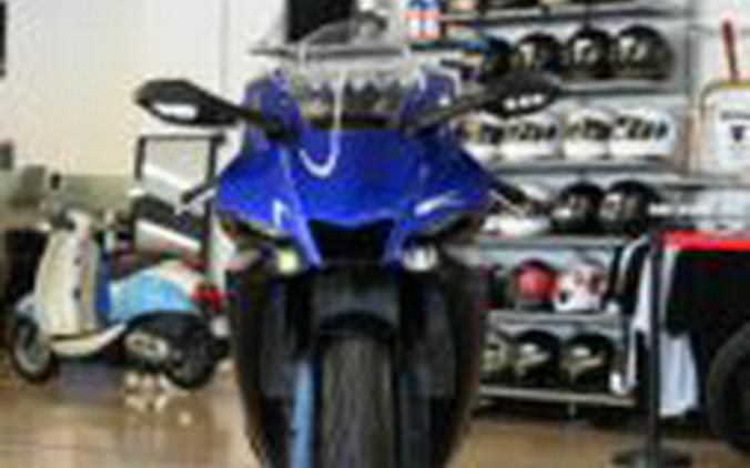 2023 Yamaha R1