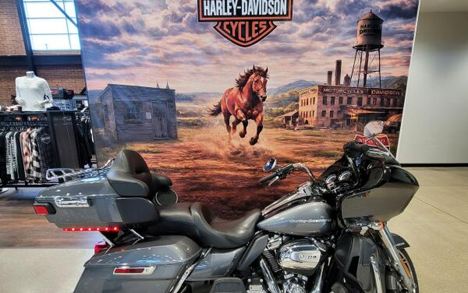 2022 Harley-Davidson® Road Glide® Limited Gauntlet Gray Metallic/Vivid Black FLHTK