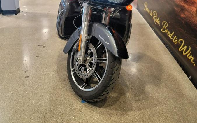 2022 Harley-Davidson® Road Glide® Limited Gauntlet Gray Metallic/Vivid Black FLHTK