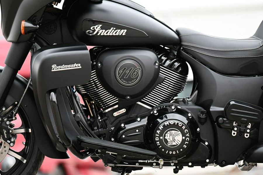 2023 Indian Motorcycle® Roadmaster® Dark Horse® Black Smoke