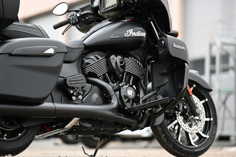 2023 Indian Motorcycle® Roadmaster® Dark Horse® Black Smoke