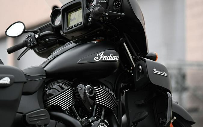 2023 Indian Motorcycle® Roadmaster® Dark Horse® Black Smoke